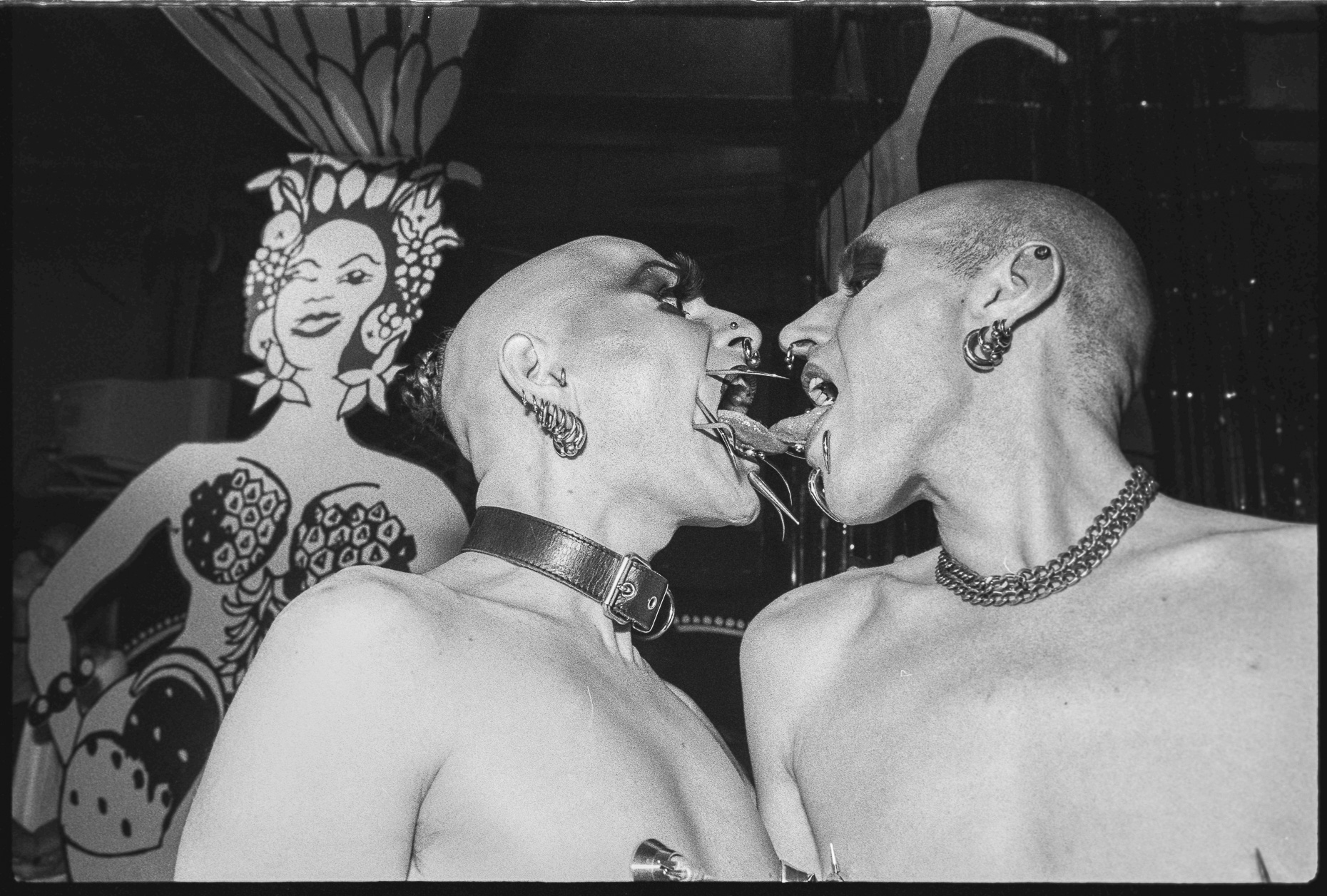 Spike Kiss